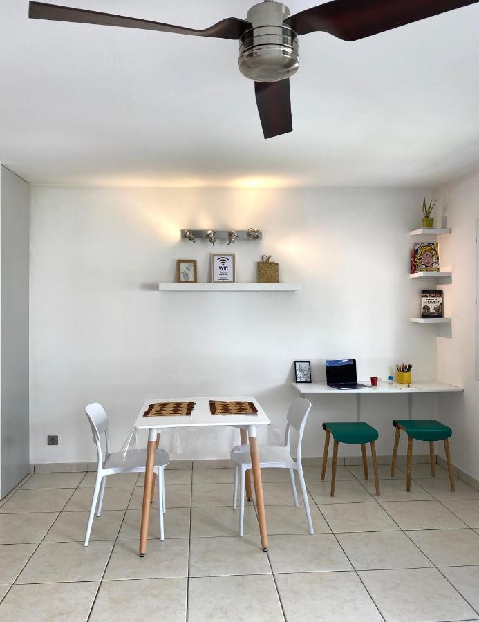 Appartement Lumineux Et Calme Saint-Denis Centre Екстер'єр фото